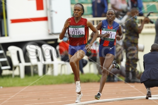 SPD2I0E3729SheilahChepletingLWinnYChebet1500mwomenfinal