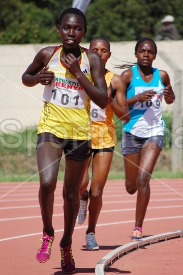 Winner10000mLucyCheruiyot101the2015prison5000mand10000mchampioncommandingtherace