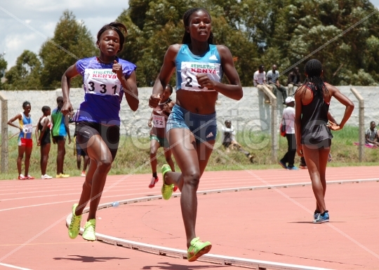 Worldrelay4x800msilvermedallistSylviaChesebecommanding800msemifinalOne