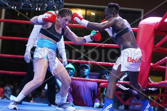 Sarah Achieng fight Soledad Matthysse of Argentina
