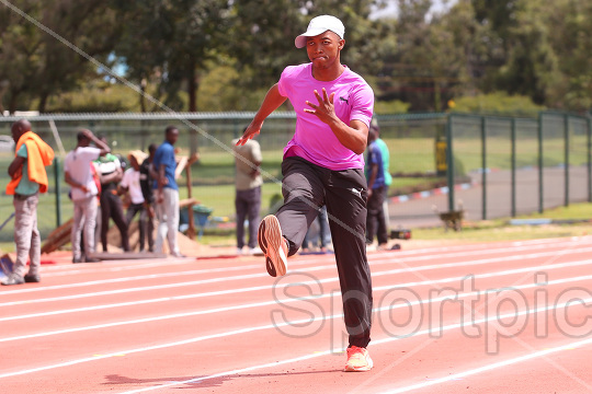 ATHLETES TRAIN FOR KIP KEINO CLASSIC TOUR 