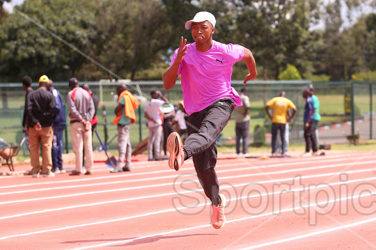 ATHLETES TRAIN FOR KIP KEINO CLASSIC TOUR 