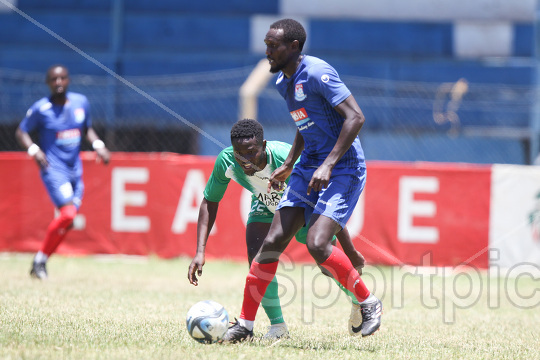 Mara FC's Noah Jagongo (left) and Bernard Ondiek of Posta Rangers BZ1C5621