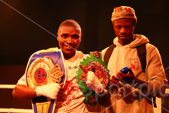 SUPER FEATHER WEIGHT TITLE